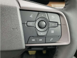 ステアリングスイッチ搭載!ハンドルひとつで手を離さなくても運転中視線をそらさなくても操作が出来て便利です♪