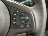 ◆アダプティブクルーズコントロール◆予め設定した車速内でクルマが自動的に加減速。前走車との適切な車間距離を維持しながら追従走行します。【LKAS】車線維持支援システムでステアリング操作を支援。