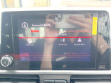 ●Apple Car Play:スマホとの有線接続で、ナビ・オーディオ再生などスマホのアプリ機能が画面でも使える便利機能です!