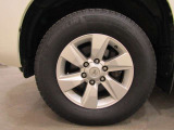 タイヤサイズは265/65R17になります。