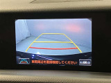 車庫入れなど後進運転時に死角をモニターで確認ができて安全です♪ ステアリング操作の参考になるガイド線も表示しますので車庫入れがニガテな方も安心ですネ!