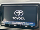 【純正ナビ】人気の純正ナビを装備しております。ナビの使いやすさはもちろん、オーディオ機能も充実!キャンプや旅行はもちろん、通勤や買い物など普段のドライブも楽しくなるはず♪