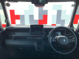 インパネ全体:視界が開けて前が見やすい設計です!安全に運転できます!