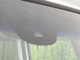 【シティブレーキアクティブシステム】低速走行中に前方の車両等を認識し、衝突しそうな時は警報とブレーキで衝突回避と被害軽減をアシスト。より安全にドライブをお楽しみいただけます。