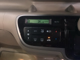オートエアコンでオールシーズン快適に過ごせます。