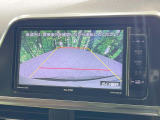 【バックカメラ】駐車時に後方がリアルタイム映像で確認できます。大型商業施設や立体駐車場での駐車時や、夜間のバック時に大活躍!運転スキルに関わらず、今や必須となった装備のひとつです!