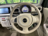 インテリアに合わせたデザインのステアリングは、運転される方のことも考え、運転しやすい形状、大きさです。是非一度、実際に触ってお確かめください。