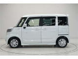 HV車です。ガソリン車より燃費もよく静かで滑らかな走りです。