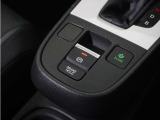 オートブレーキホールド機能付き電子パーキングブレーキ!ブレーキペダルを足から離しても停車状態を保ちます。アクセルを踏めば自動でブレーキが解除され、発進可能!
