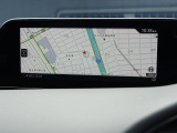 マツダコネクトの8.8インチワイドセンターディスプレイです。『Android Auto』『Apple CarPlay』や独自のコネクテッドサービスに対応したインターフェイスシステムです。