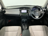 【インパネ】運転のしやすさを最優先に設計された見晴らしの良いフロントビュー。車両間隔が掴みやすく狭い道でも安心♪「安全」と「品質」を最優先に、安心してお乗りいただけるクルマを提供いたします。