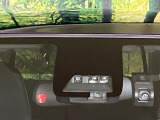 【トヨタセーフティセンス】走行中に前方の車両等を認識し、衝突しそうな時は警報とブレーキで衝突回避と被害軽減をアシスト。より安全にドライブをお楽しみいただけます。