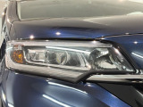 LEDヘッドライトは、点灯の瞬間から最大光量を発揮し、突然暗くなるトンネルなどでの安定感を高めます。