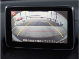 【バックカメラ】駐車が苦手な方でも安心してお乗りいただけます。リバース連動で画面が切り替わるのでとっても便利です。今や後方確認の必須アイテムですよね。