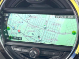 ●純正ナビ:一体感のあるナビは、高級感ある車内を演出してくれます。Bluetooth再生などオーディオ機能も充実しておりますので、運転もより楽しめます♪
