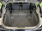 普段のお買い物や通勤、送迎等に十分な荷室スペースを確保しております。セカンドシートを倒すと、大きな荷物の積載も可能です♪