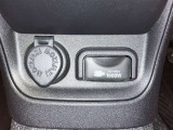非常時やキャンプなどに役立つAC100Vコンセント付きです。