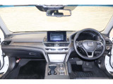 操作性に優れた運転席となります!小物入れや各ボタンの配置にこだわり、使いやすいです!座り心地もよく視認性も良好なのでロングドライブもお任せ下さい!