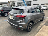 ホンダセンシング装着車となっております。衝突軽減ブレーキ、誤発進抑制機能、歩行者事故低減ステアリング、路外逸脱抑制機能、アダプティブクルーズコントロール、車線維持支援システム他、安全運転を幅広く支援。