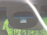 【シティブレーキアクティブシステム】低速走行中に前方の車両等を認識し、衝突しそうな時は警報とブレーキで衝突回避と被害軽減をアシスト。より安全にドライブをお楽しみいただけます。