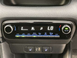 オートエアコンは温度を設定するだけで、自動で風量などを設定してくれます。運転しながら操作も必要ないので、安全性も向上します。