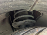 お車を安心してお乗りいただく為には、足回りの定期点検が欠かせません。サービスサポート(有償保証)では無料点検もご提供しており、安心のカーライフをお過ごしいただけるサポート体制が整っています。