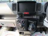 オーディオレス車です。各種ナビ、オーディオの販売、取付を承ってましたのでお気軽にご相談ください♪