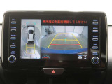パノラミックビューモニター付きです。車両を上から見たような映像をディスプレイオーディオ画面に表示。運転席からの目視だけでは見にくい、車両周辺の状況をリアルタイムでしっかり確認できます。
