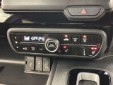 フロント両席にはシートヒーターが付いています!寒い日に便利な装備ですね。