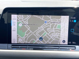 スマートフォン用アプリ[Apple CarPlay][Android Auto]対応の純正ナビ Discover Pro を装備、ラジオ、地デジTV、Bluetoothハンズフリー通話にも対応。