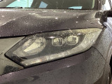 LEDヘッドライトは、点灯の瞬間から最大光量を発揮し、突然暗くなるトンネルなどでの安定感を高めます。