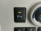 パーキングセンサーシステムは走行中に障害物が迫ると音と表示でお知らせ、低速走行時時の安心感を高めます