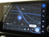 メーカー装着のディスプレイオーディオを装備しております。