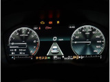 視認性に優れたメーターで、夜間走行も安心して運転できます!マルチインフォメ―ションディスプレイには車両情報を表示!メーター内の光度調整機能も付いております!