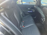 メルセデス・ベンツの定める厳しい基準をクリアしたお車のみをご案内させて頂きます。納車前整備はメーカー規定に基づき当店3Fの指定工場で入念に行なわれます。熟練のメカニックがお客様のお車を整備致します。