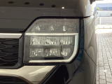 LEDヘッドライトは、点灯の瞬間から最大光量を発揮し、突然暗くなるトンネルなどでの安定感を高めます。