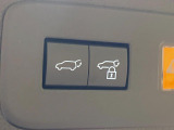 【パワーバックドア】スマートキーや運転席のボタンを押すだけでリアゲートが自動で開閉します!荷物を持っている時や、高い位置にあるバックドアを閉める際に便利な機能です♪