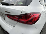 また、BMW正規認定中古車は、エマージェンシーサービスが自動付帯。24時間365日、皆様のカーライフをサポート致します。確かな安心のうえで、「駆けぬける歓び」をご堪能ください。