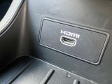 センターコンソール下部に、HDMI入力端子が装備されています