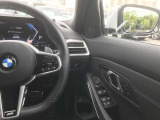 【harman/kardonサラウンド・サウンド・システム】464W、9チャンネル・サラウンド、16個のスピーカーが傑出した高品位サウンドを生み出し、車内全体に臨場感溢れるサラウンド・モードを実現します☆
