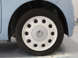 タイヤサイズは155/65R14です。