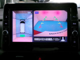 アラウンドモニター 白線や駐車車両をナビ及びルームミラーに表示 駐車している車両との位置関係も一目で分かって安心です