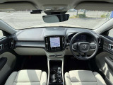 XC40 ウルトラ B4 AWD ダーク エディション サンドデューン 4WD 