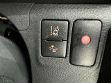レーンディパーチャーアラートとは車線または走路からの逸脱の可能性を警告すると共に、車線または走路からの逸脱を避けるためのハンドル操作の一部を支援する機能です。詳細は販売店スタッフまでおたずねください。