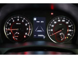 マルチインフォメーションディスプレイ付きのメーターです!エコ運転へ導く多彩な情報を表示してくれます。