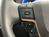 運転中、オーディオの操作をしてて、ハッとしたことはありませんか?ステアリングスイッチは、運転中でもハンドルでオーディオの操作が可能です。安全なドライブをサポートします。