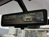 インテリジェント ルームミラー、車両後方のカメラ映像をミラー面に映し出すので、車内の状況や、天候などに影響されずいつでもクリアな後方視界が得られます。