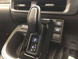スムーズな操作で快適に運転が楽しめるよう、シフトポジションを電動で制御するエレクトロシフトマチックを採用しています。ハイブリッド車Zグレードだけの装備です!