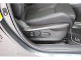 運転席シートのパワーシートにはランバーサポート調整付!調整機能により腰椎をしっかりと支え腰への負担を低減するのでロングドライブでも腰が痛くならない!腰痛持ちには嬉しいシートです!