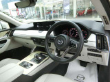 大きすぎるだけのSUVではなく、運転する楽しさもあるCX-60! 乗り込んだ瞬間に、CX-5とは違う上級感を感じられる室内です(^^♪
